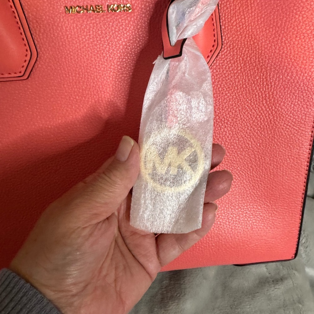 Michael Kors Coral Pink Tote Bag. NWT - Picture 2 of 13